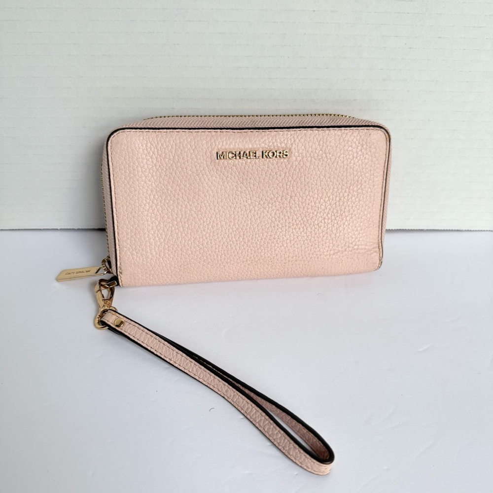 Michael Kors Blush Pink Wristlet